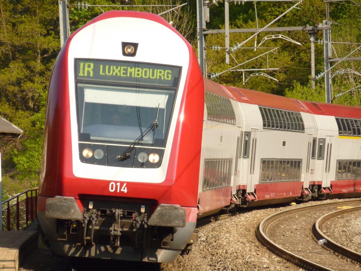 train 1054874 1920
