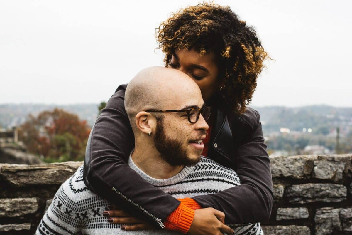 homme avec calvitie et sa femme